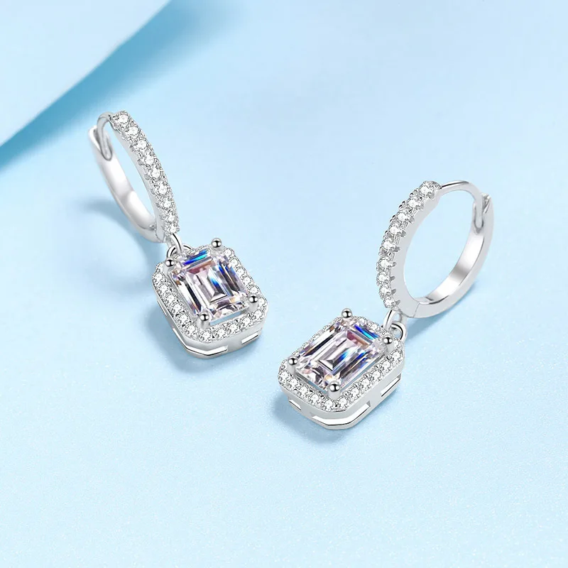 Classico PT950 Platino scintillante femminile 1/2ct Moissanite Orecchini pendenti per le donne Un paio di diamanti per ragazze Regalo di compleanno popolare carino