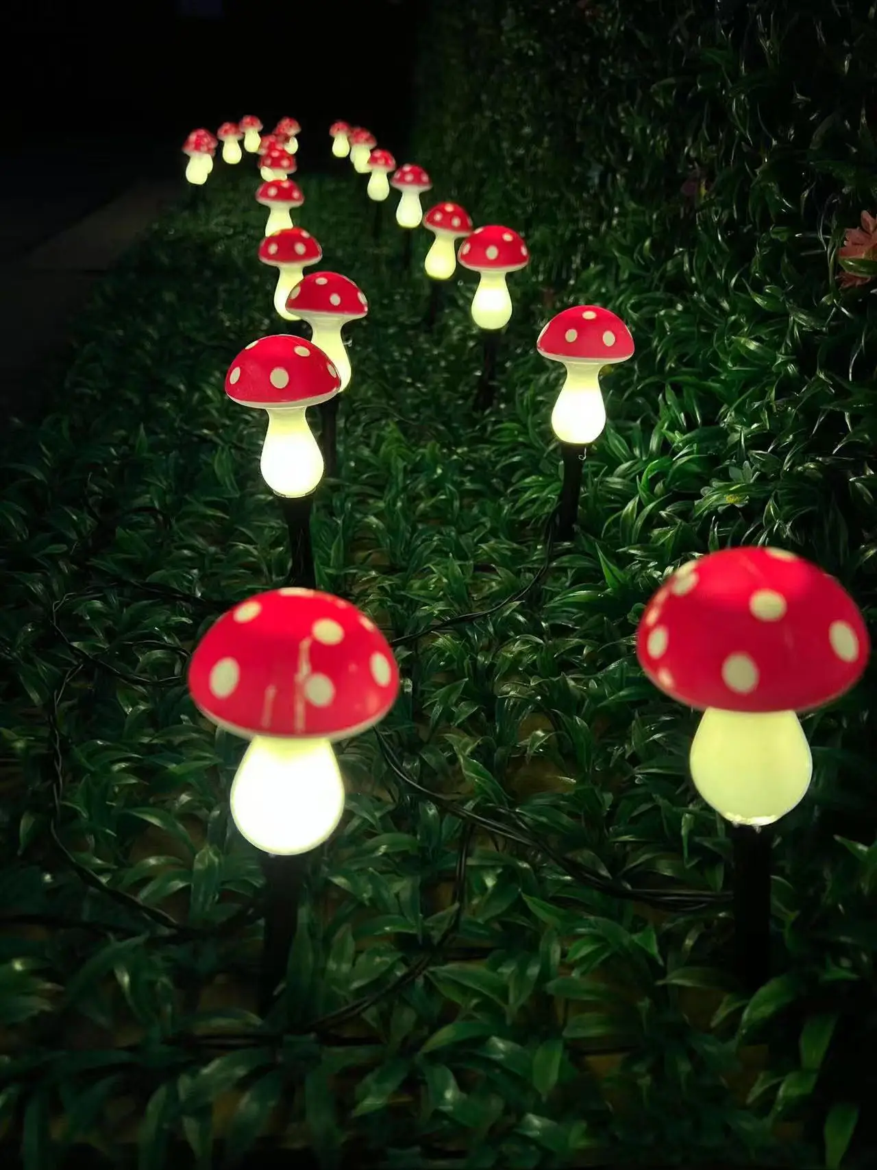 New ground mounted mushroom light LED solar garden waterproof decorative light