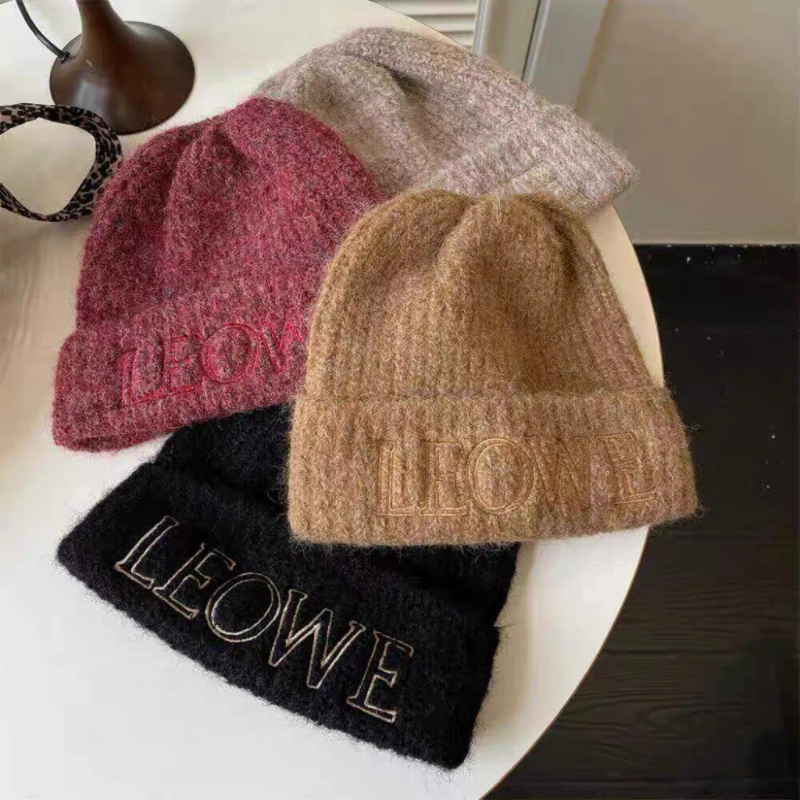 Korean version of ins wind letter embroidery knitted hat women\'s autumn and winter warm ear protection wool hat