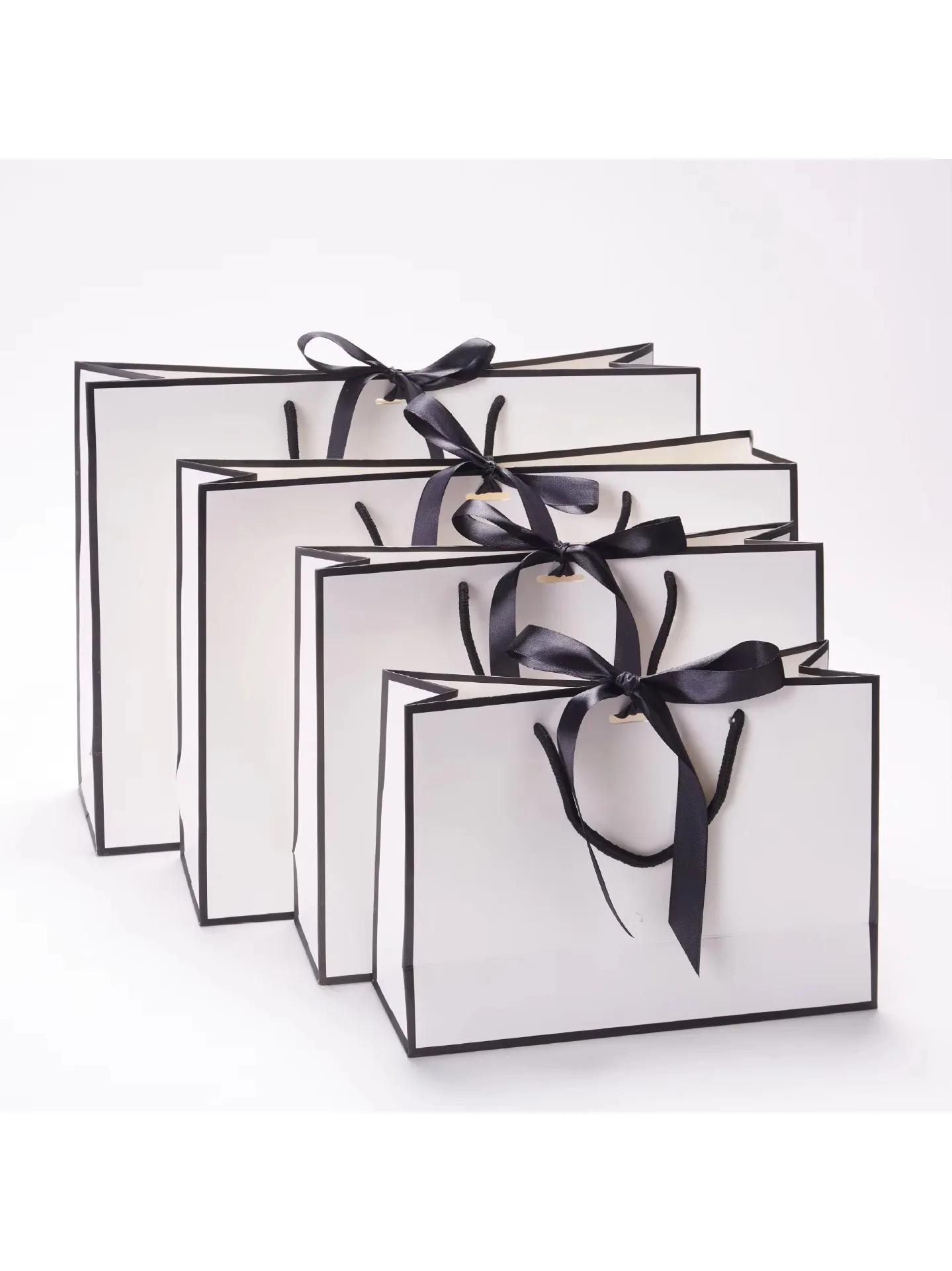 10 sacs cadeaux en papier avec poignées, sacs cadeaux avec ruban pour mariage, baby shower, anniversaire, fête de Noël