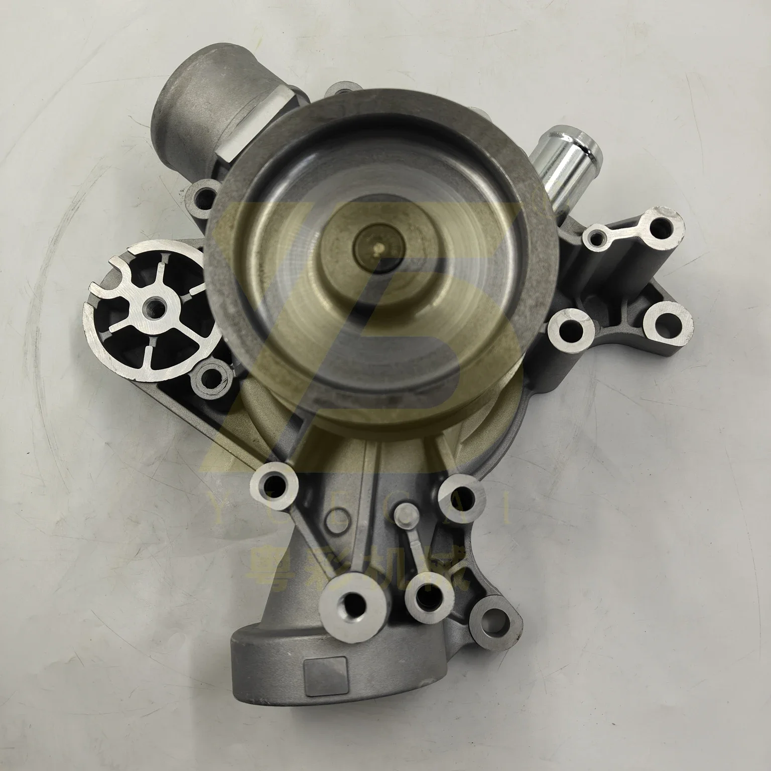 

YUE CAI Excavator Parts Water Pump 21733610 21717576 For EC250D EC350D EC300D VOE21717576 VOE21733610 FOR D8K water pump