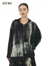 XITAO Tie Dye Asymmetrical Hooded Jackets Zipper Patchwork Pocket Loose 2023 Autumn New Arrival Casual Show Thin HQQ1592