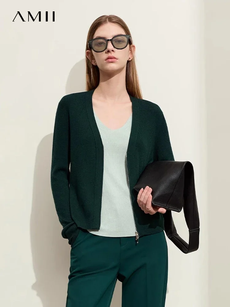 

AMII Minimalism 2024 Spring Knitwear For Women New V-neck Contrast Color Fake Two-piece Sweater Slim Stripe Zipper Tops 12441278