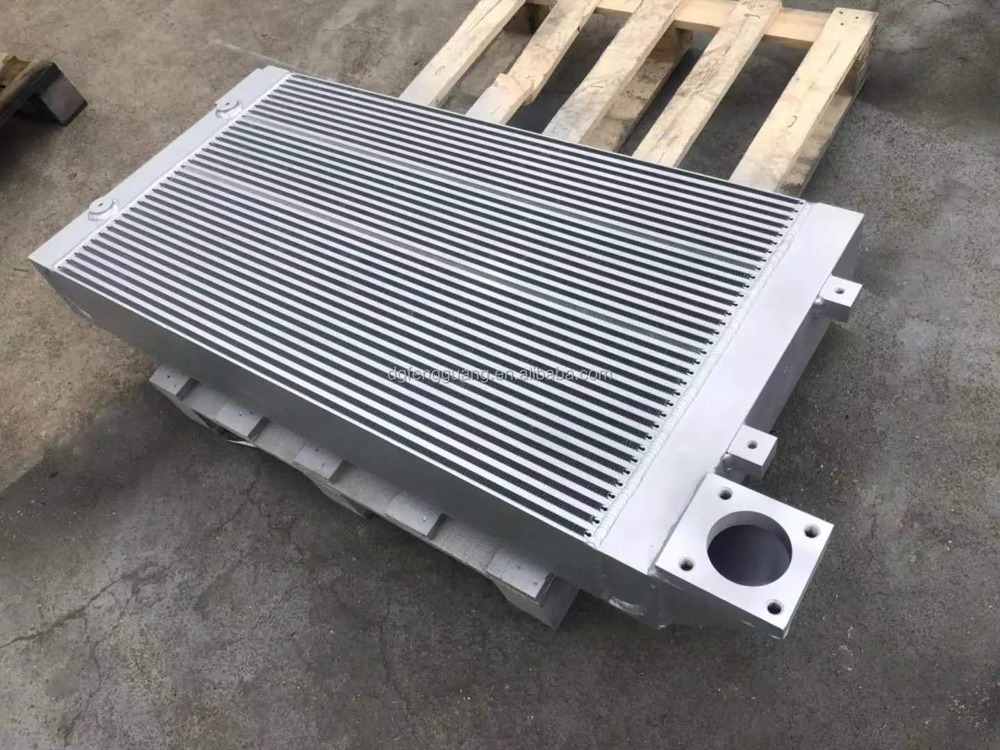 工場価格 エアコンプレッサー クーラー 5.7602E3 5.7601E1 5.7605E2 5.7605.1 5.6905E4 5.6905E0 交換用オイルクーラー