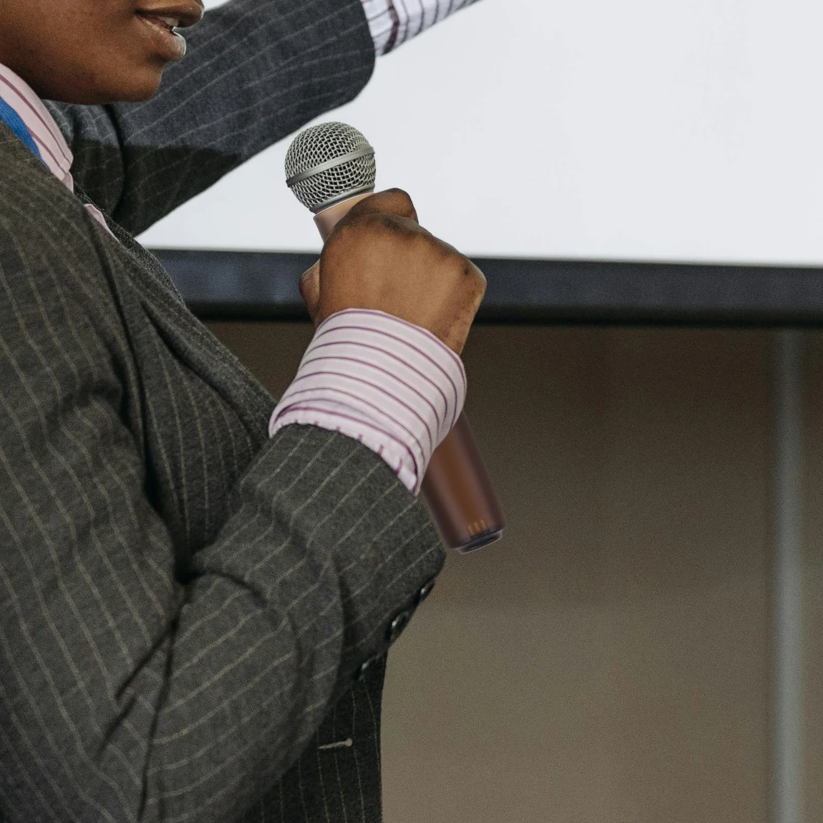 

Silicone Full Protector Cover for Mic Durable Non-Slip Mic Protector Sleeve for Ktv Outdoor Conference Performance