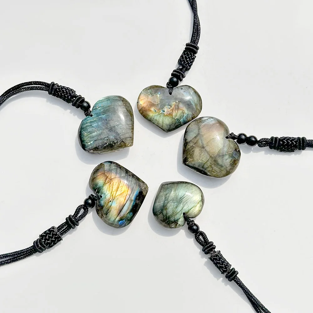 1PC Natural Labradorite NecklaceRadiant Blend of Beauty and Energetic Power intricate crystal structure