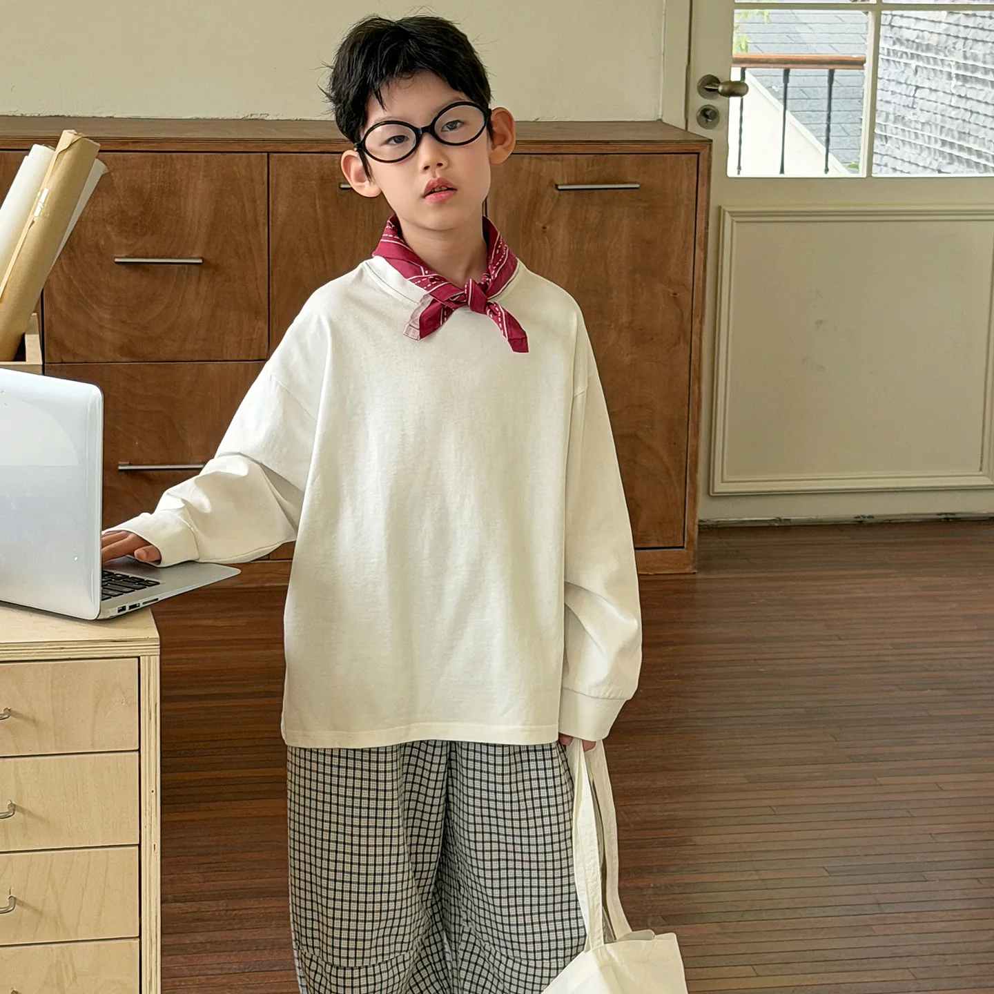 

Spring Boys Fashion Korean Style Simple Round Neck Pullover 2026 New Children Clothing Boys Letter Printed Long Sleeved T Shirt