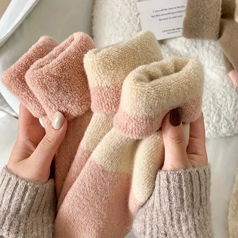 4 Paar Damen-Wintersocken mit dickem Mittelrohr, modische Streifen, warm, Plüsch, weich, bequem, für Zuhause, Outdoor, Freizeit – Detail 8