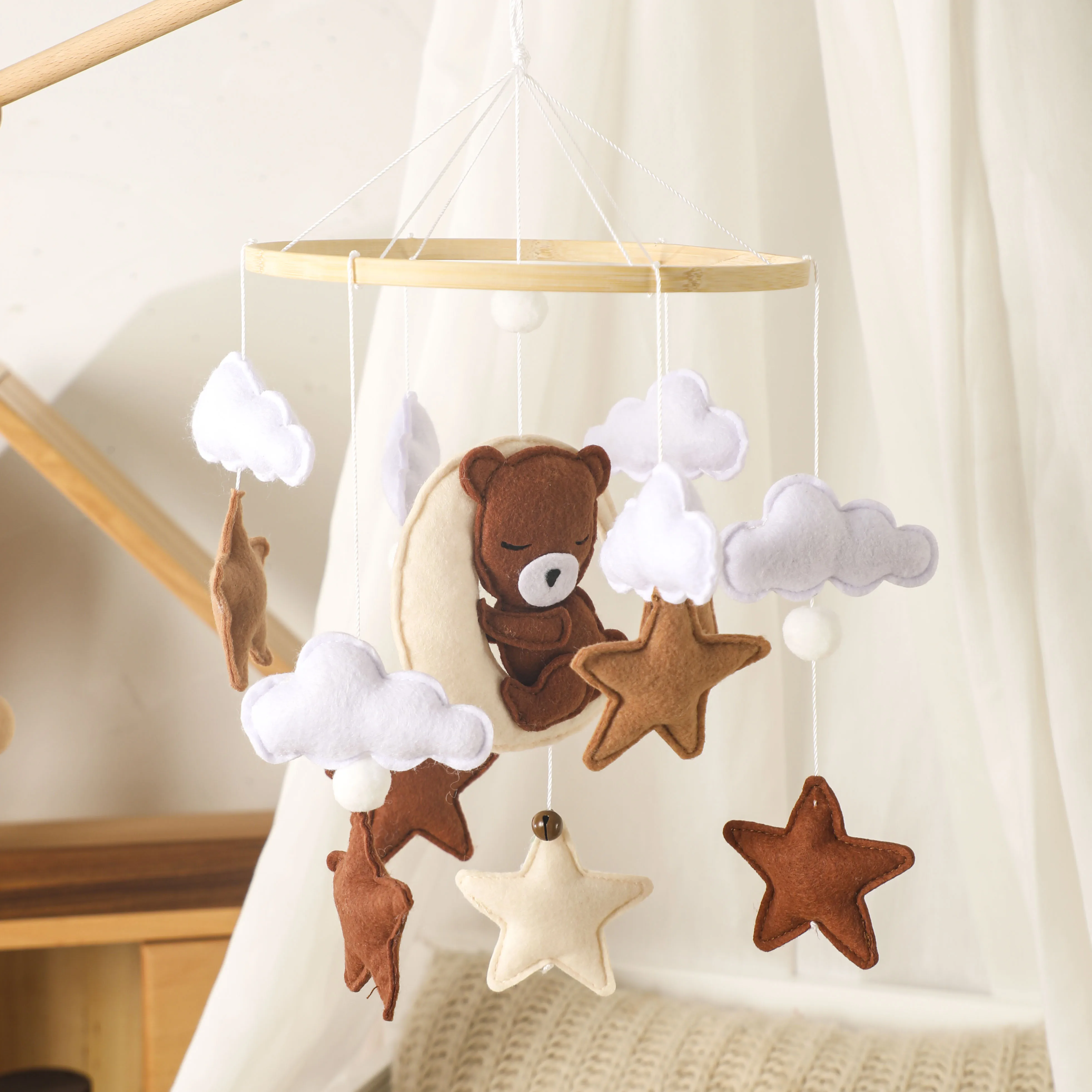 Baby Wooden Rattle Felt Bear Cartoon Mobile Bed Hanging Toys for Newborn Baby 0-12 months Education Toys Hanging Bed Bell Cribs