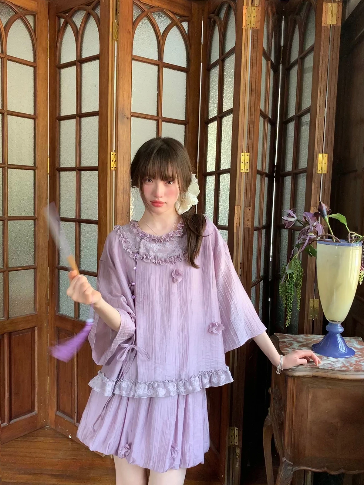 

Летний комплект с цветочным кружевом: топ и брюки, женский, с объемными цветочными аппликациями, нежные пастельные оттенки