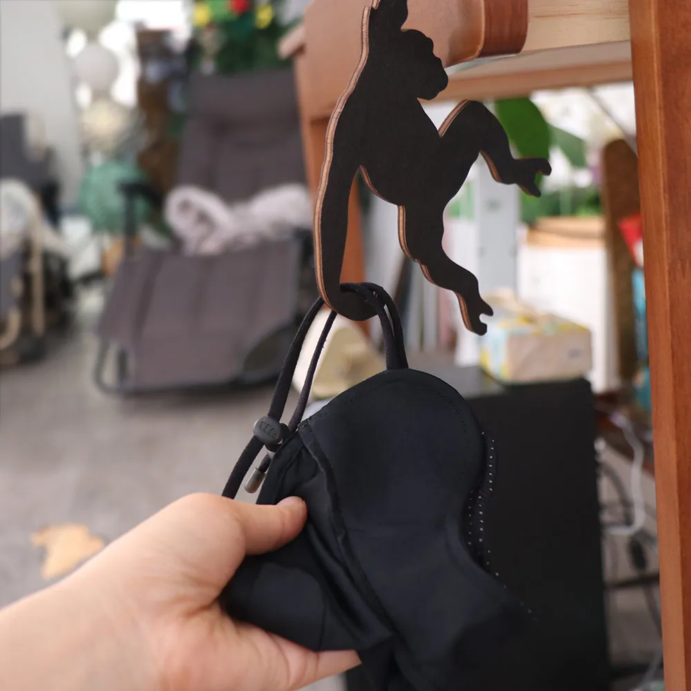 Home Decoration Monkey Shaped Wall Decoration Hook Wooden Creative Key Hanger Reusable Novelty Banana Balance Hook Bedroom