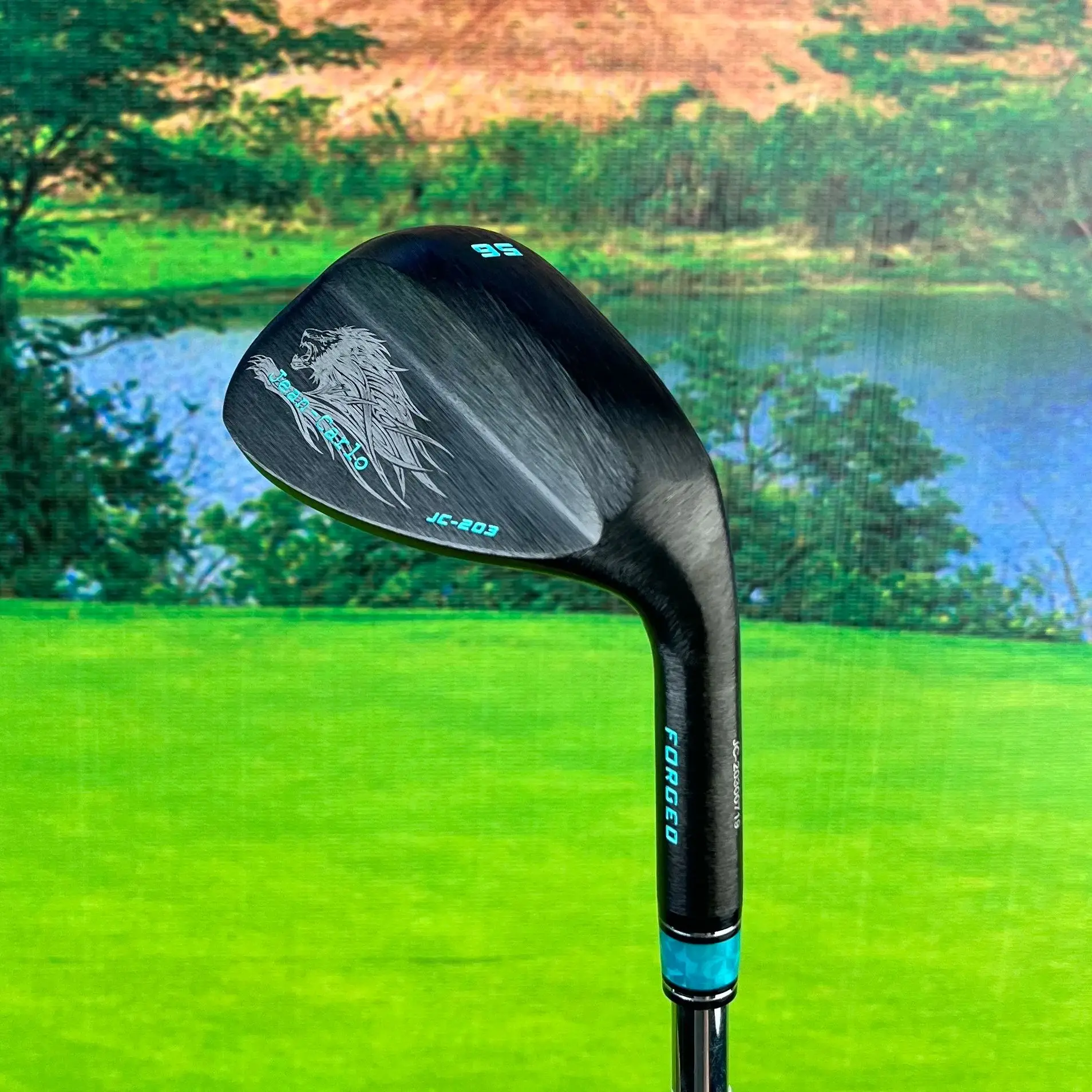 Los palos de golf de acero al carbono de alto rendimiento son livianos y duraderos, adecuados para principiantes y jugad