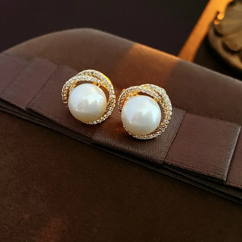 العصرية جولة تقليد أقراط اللؤلؤ للمرأة البسيطة رائعة لامعة الزركون وأقراط مجوهرات الأزياء حفلة العروس الزفاف K1