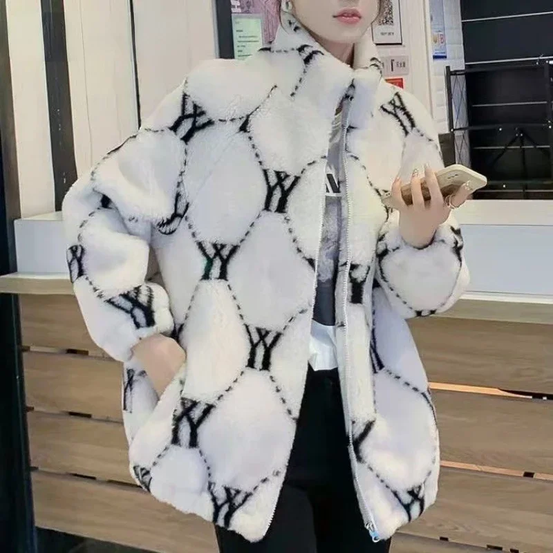 Abrigo de piel sintética para mujer, versión coreana de longitud media, estilo informal holgado, prendas de vestir exteriores gruesas de algodón, abrigo para mujer, invierno 2023