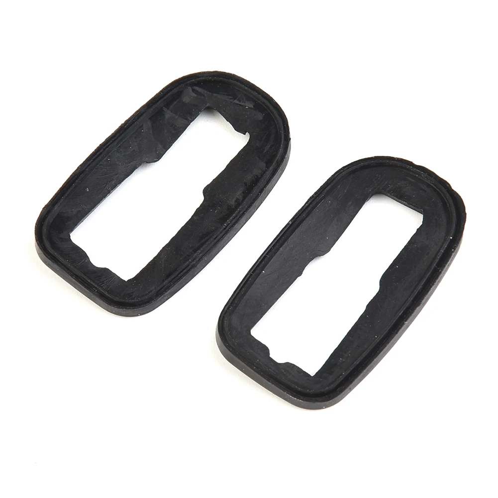 2Pcs Front Windscreen Wiper Washer Nozzle Jet Spray Sprinkler Water Spout Outlet For Ford Focus For Mondeo Car Accessories