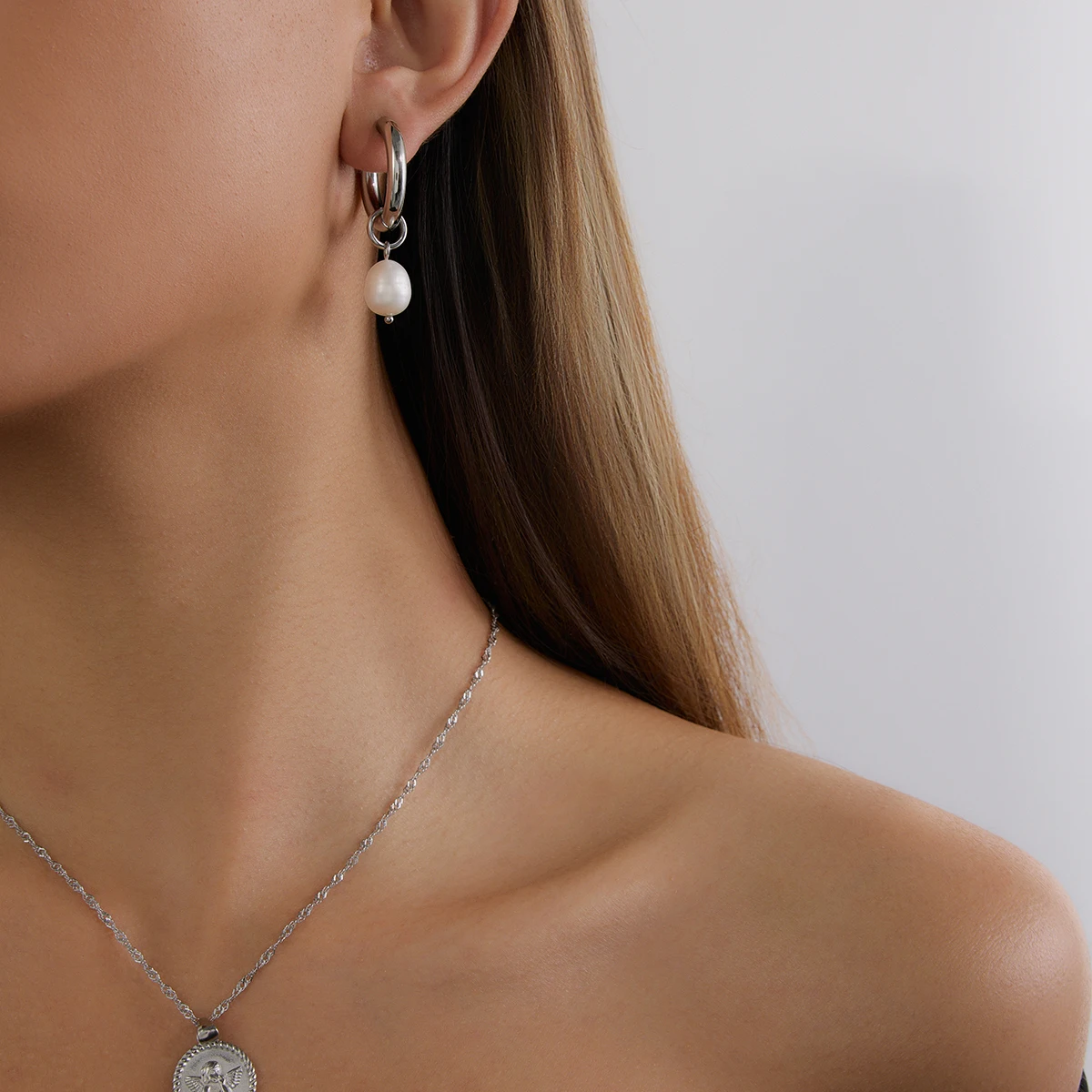Yori Chic Freshwater Pearl Drop Earrings Water Resistant 18K PVD Plated Simple Sleek Metal Fashion Jewelry Bijoux Gift