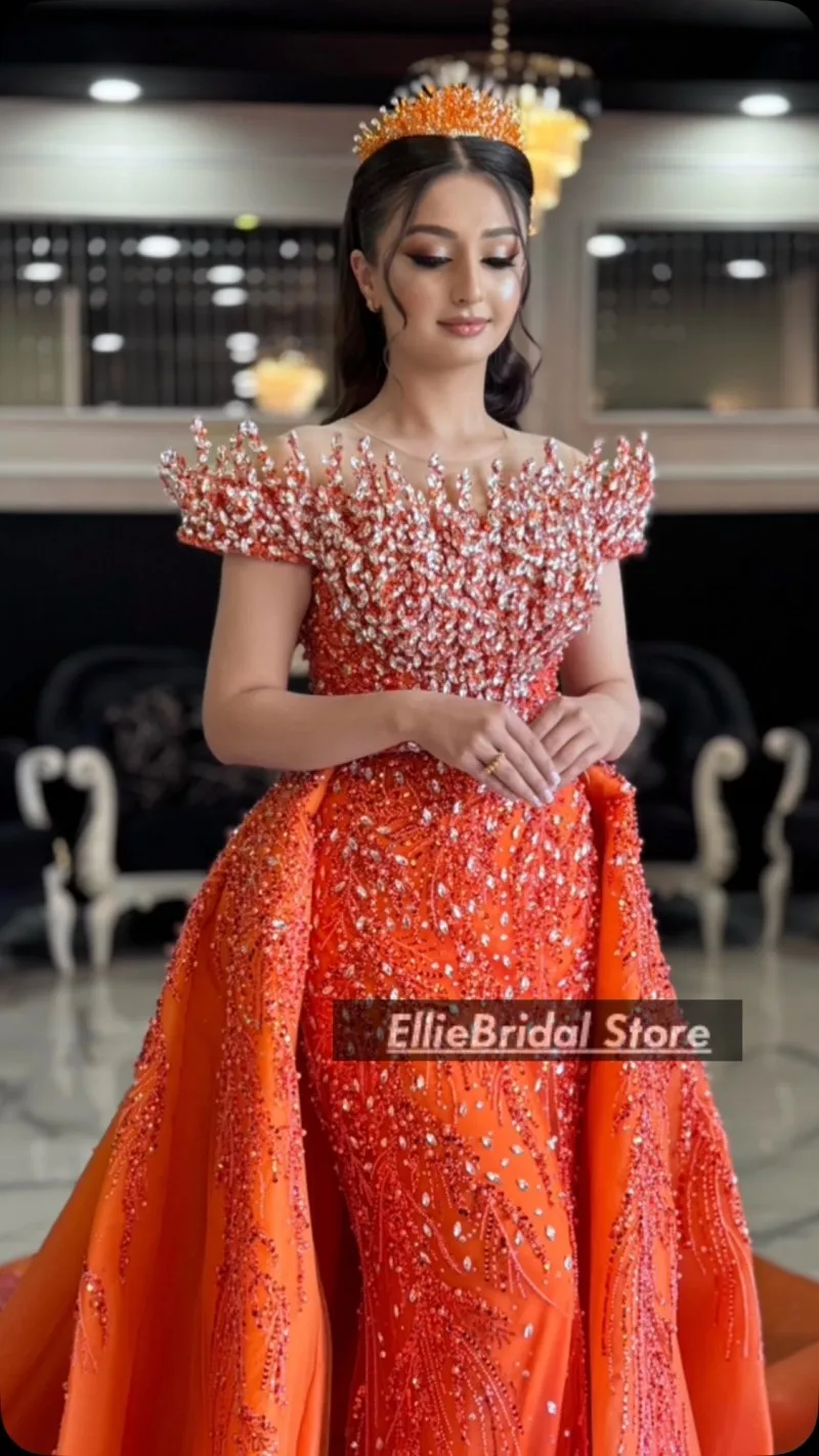 Abiti da sera arancioni di lusso con strascico staccabile Abito da cerimonia nuziale in cristallo con spalle scoperte Abiti da ballo a sirena personalizzati