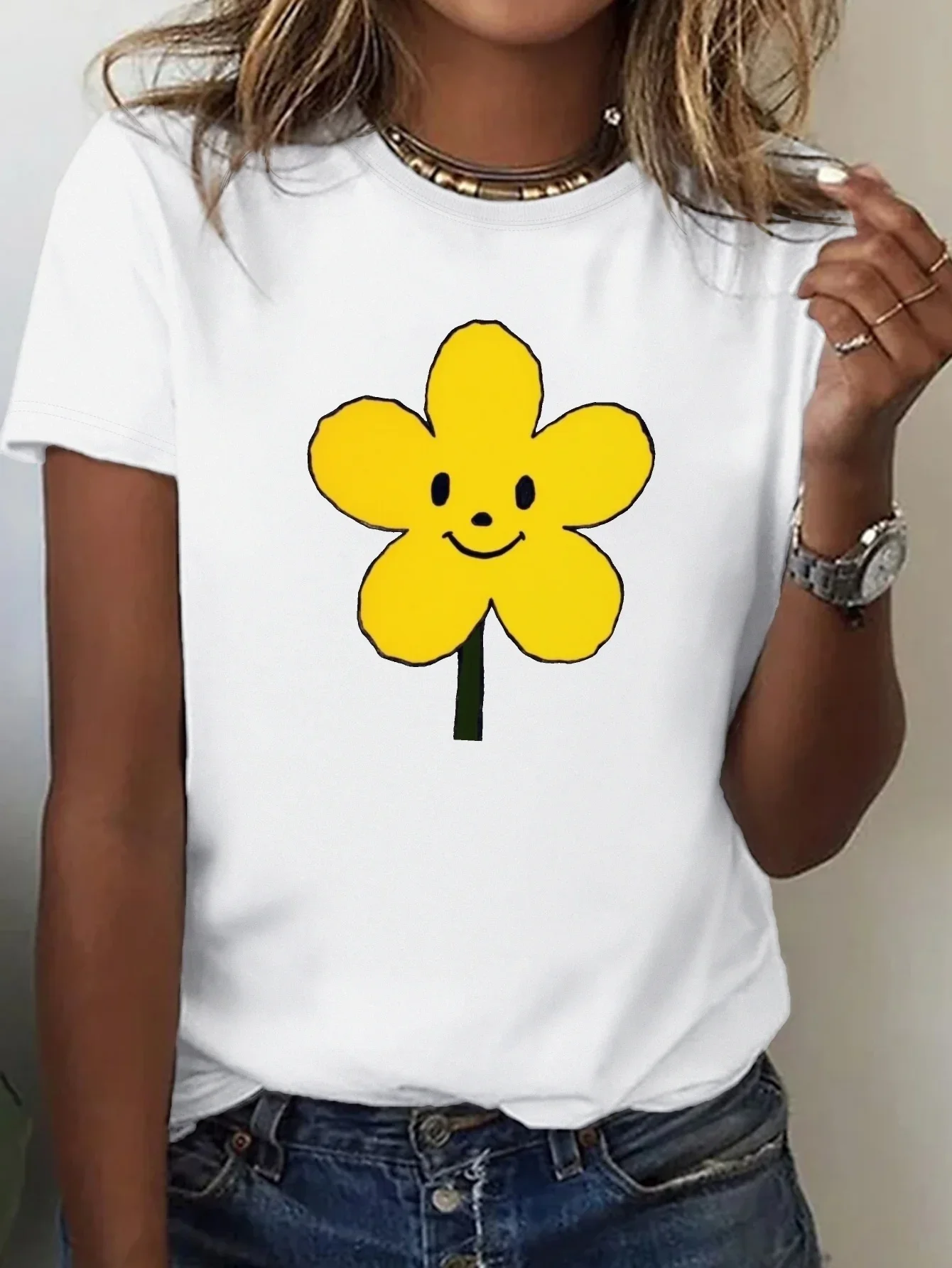 Smiling Yellow Flower Pattern T-shirt Women's Plus Size Casual Short Sleeved Round Neck Top Comfortable Daily Fashion Printed