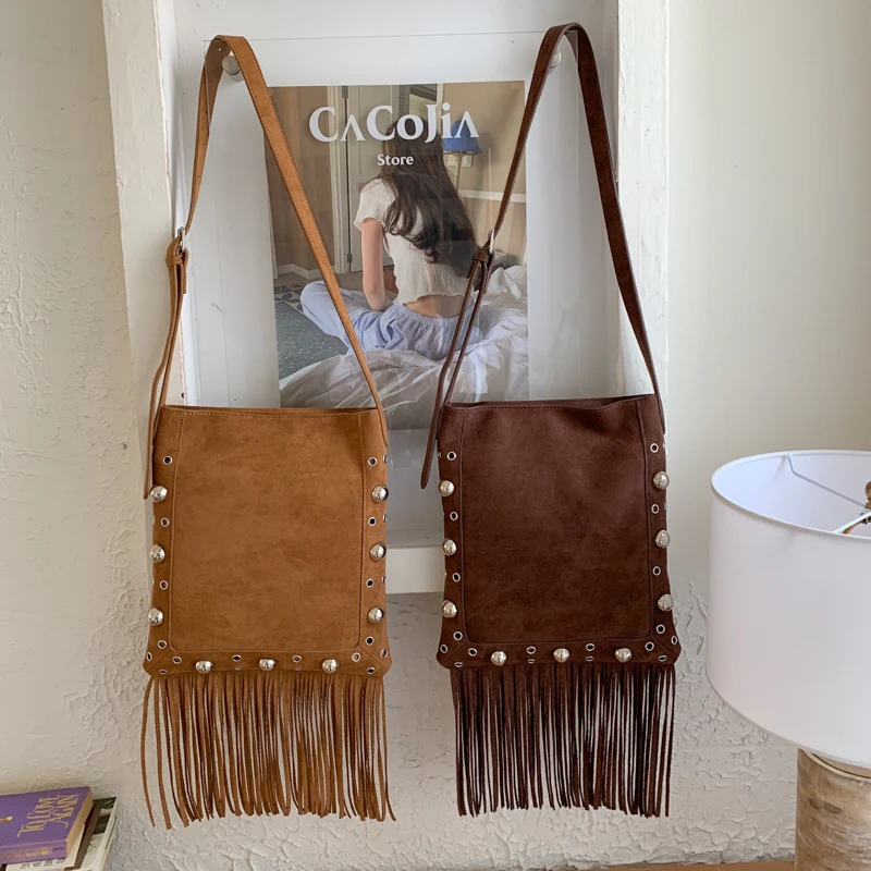 

Fashion Tassel Shoulder Bag Luxury Suede Leather Handbag Vintage Rivet Crossbody Bag Lady Large Capacity Messenger Phone Bag