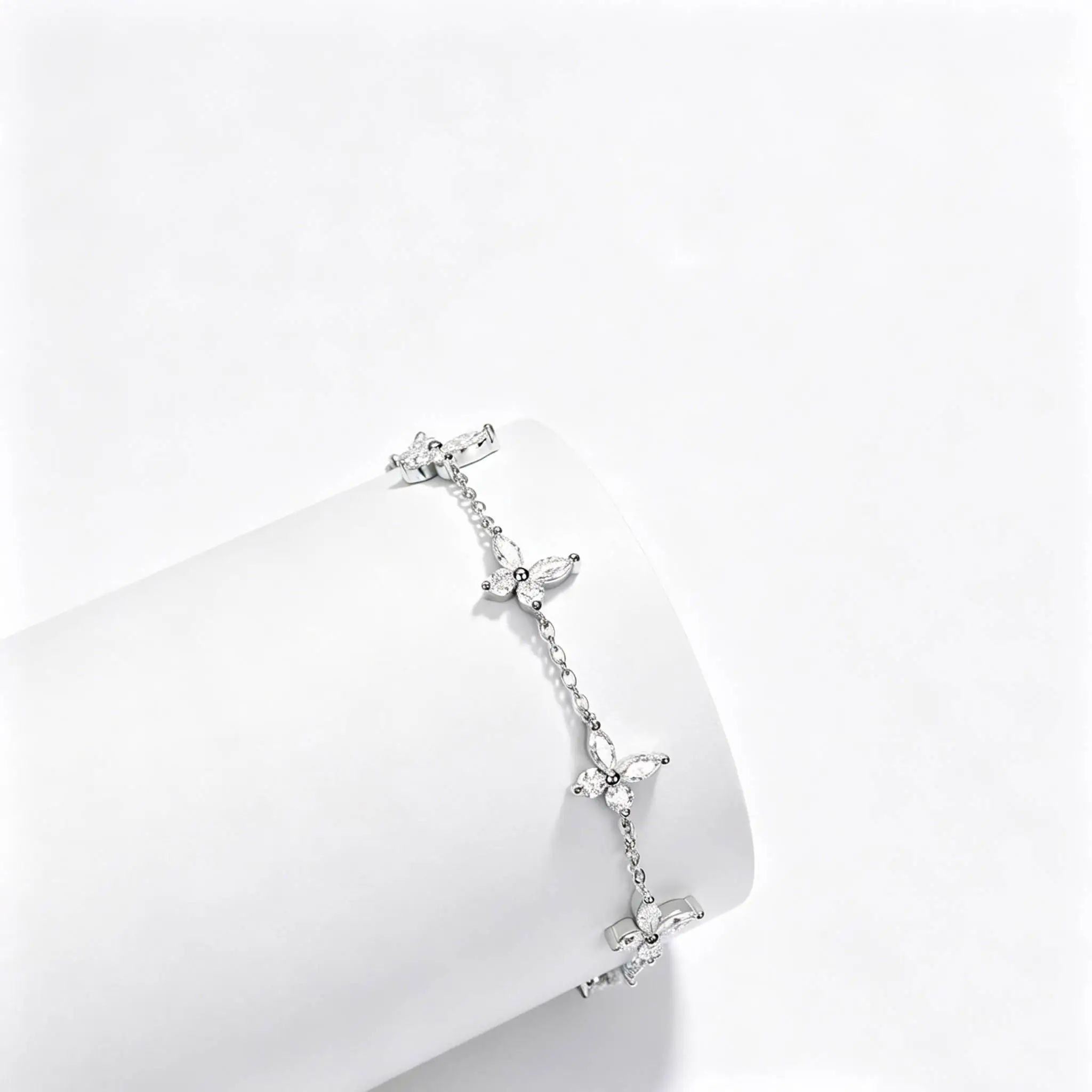 Elegant Four-leaf Clover Moissanite Bracelet S925 Silver Romantic Sweet Luxury Daily Party Jewelry for Women Girlfriend