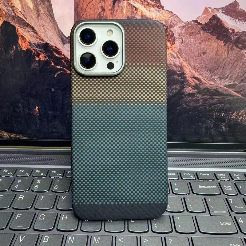 

Compatible with 16 pro iPhone 16 Carbon Fiber Magnetic Hard Men