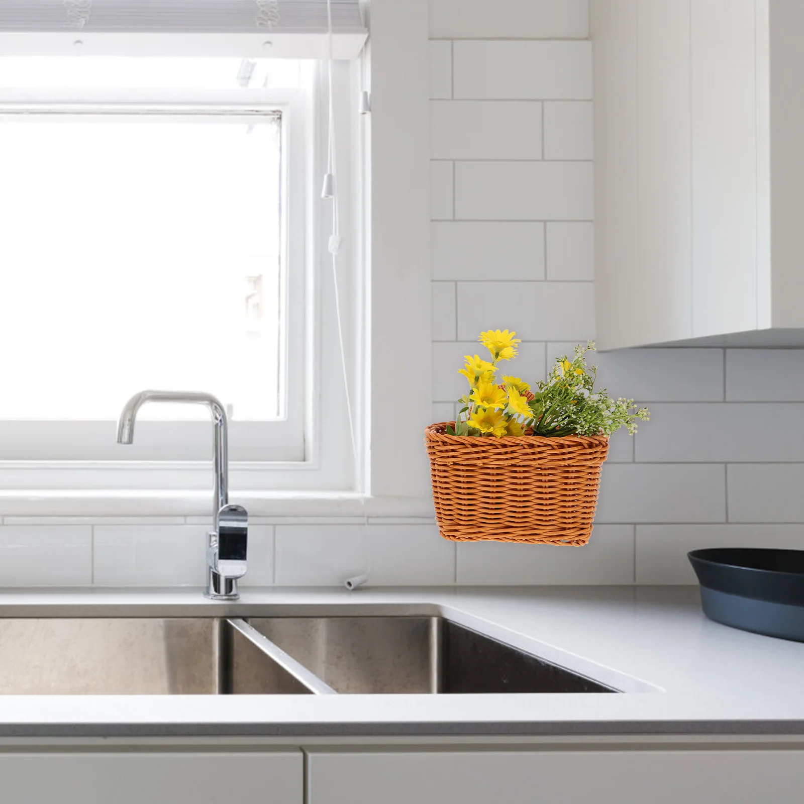 

Woven Basket Kitchen Imitation Rattan Hanging Wall Basket Door Storage Decorative Garlic Fruit Organizer Wicker Wall Baskets