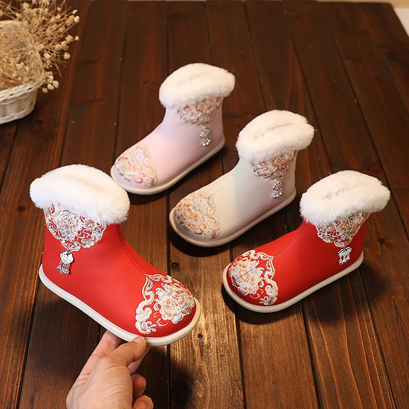 

Новые сапоги принцессы с вышивкой для девочек, зимние детские сапоги Hanfu для выступлений, детские зимние сапоги в китайском национальном стиле, нескользящие
