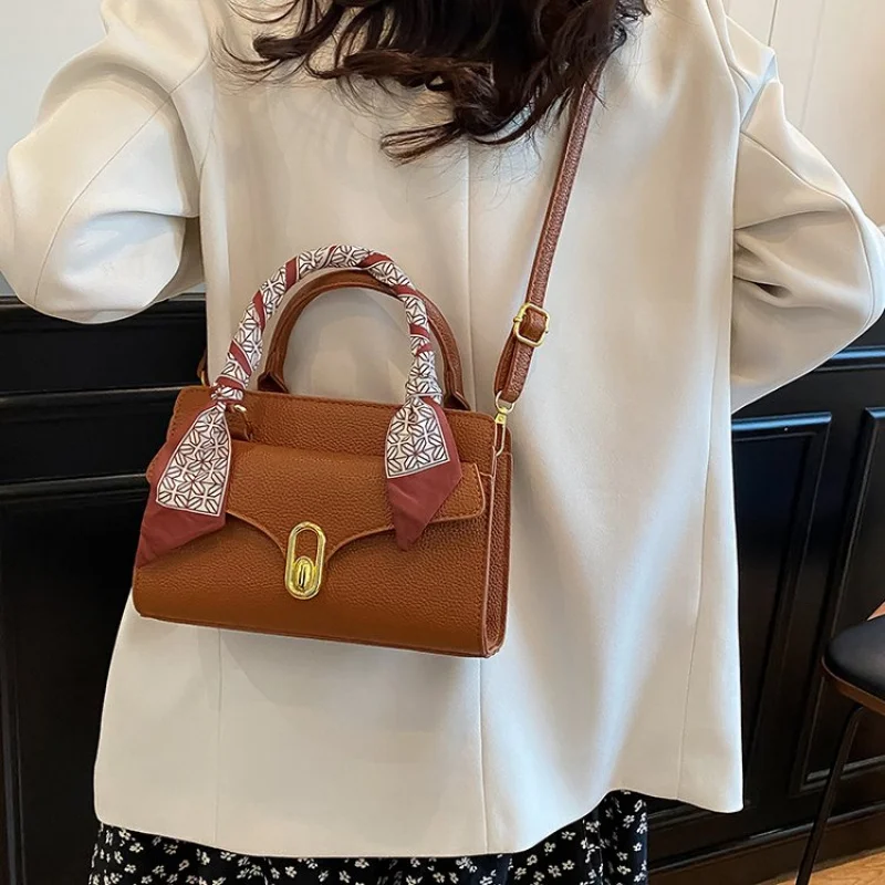 

Luxury Women's Tote Bag Made Of Fine Leather Boasting Casual Paris Trendy Neat Spacious Daily Look​