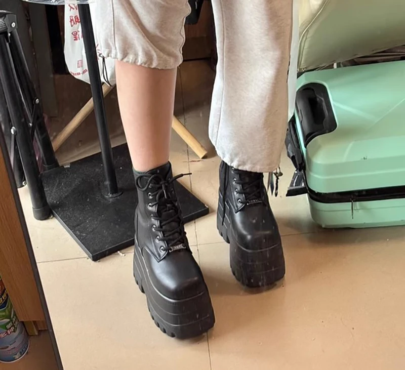 Accessoires de Cosplay pour hommes et femmes, chaussures rehaussantes de 16cm, chaussures quotidiennes en cuir noir et blanc de 13cm, pour Halloween Cosplay