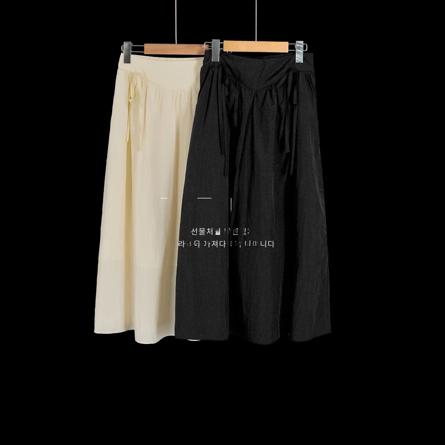 

Юбка миди А-силуэта Ferrara 2024: Новинка, черная, с завышенной талией, из полиэстера, корейский стиль, для офиса и повседневной носки