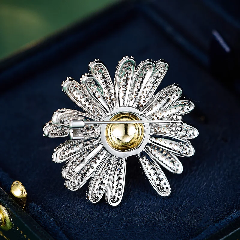 Elegant Cubic Zirconia Sunflower Brooch for Women Luxury Coat Suit Corsage Pin Wedding Engagement Party Jewelry Gift Wholesale