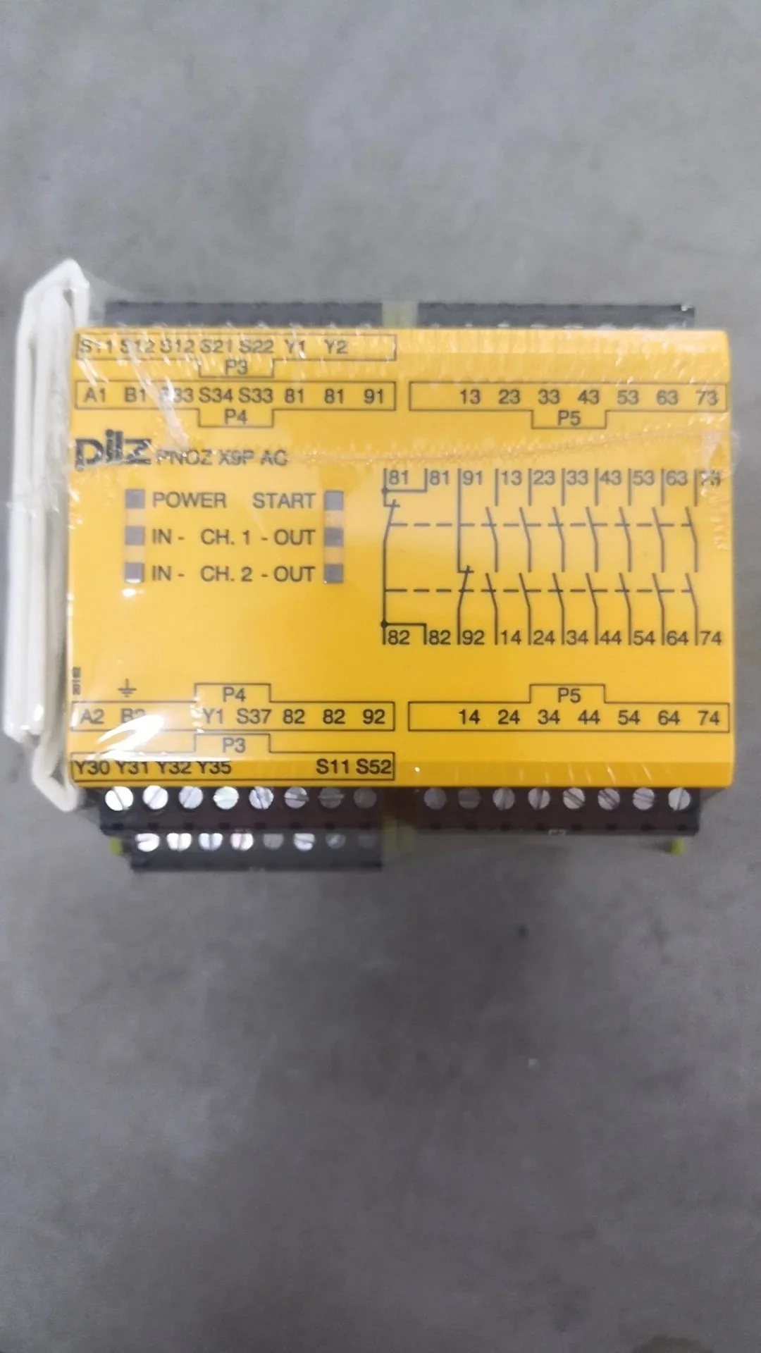 

German Imported Pilz Pilz Safety Breaker PNOZ X9P AC 777606 24-240VACDC.