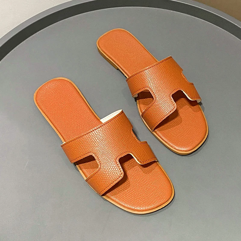 Women Slippers Comfort Flat Bottom Slippers 2024 New Summer Tourist Beach Sandals Classic Fashion Outdoor Leather Slides Women