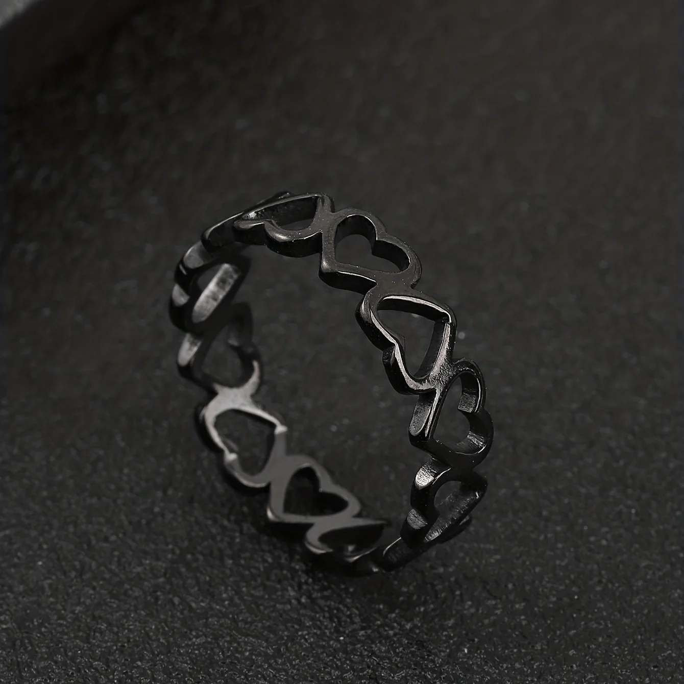 حلقة مطلية بالذهب عيار 18 قيراط من الفولاذ المقاوم للصدأ على شكل قلب ، تصميم قطع أنيق ، غير مسببة للحساسية ، مثالية للارتداء اليومي #4