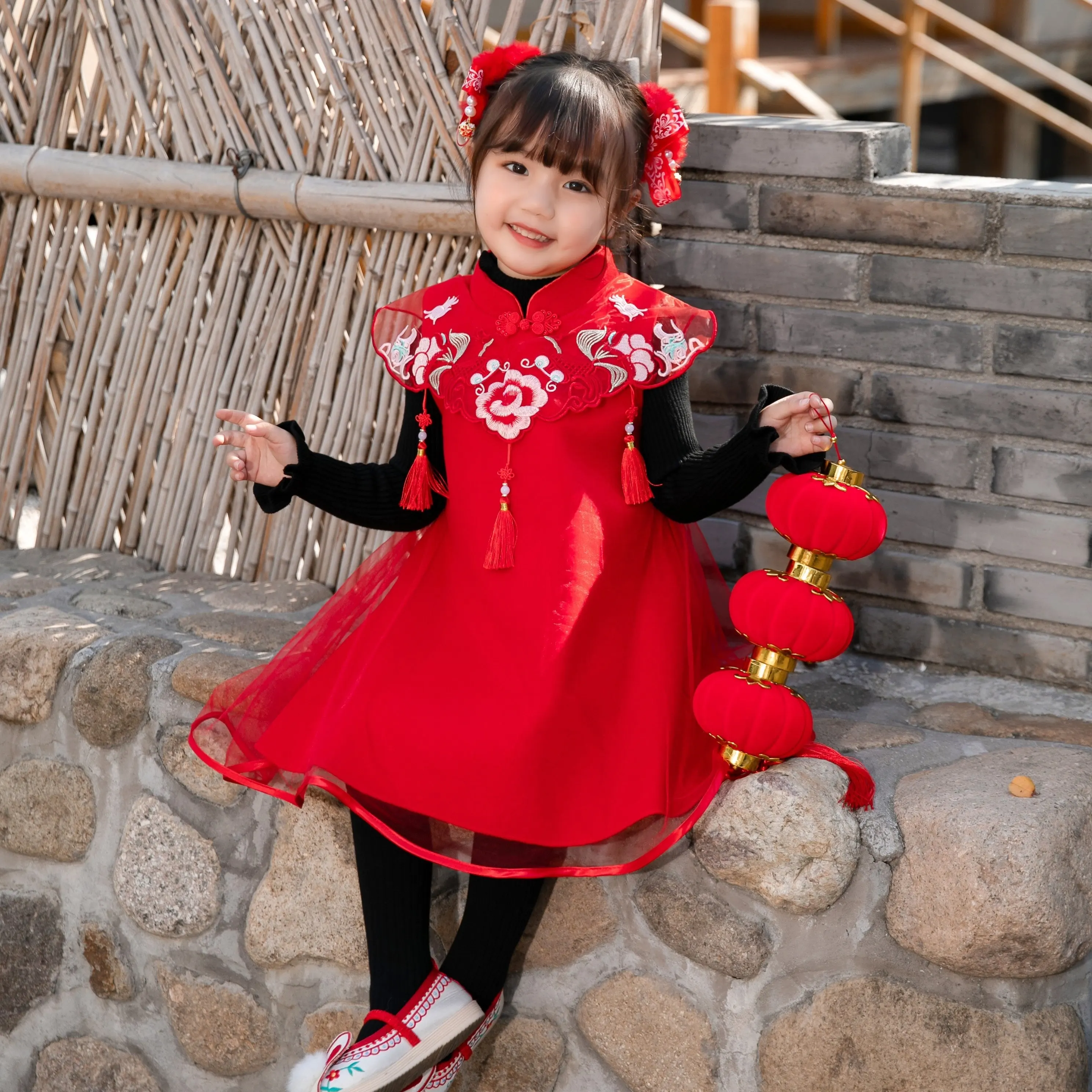 

Girls Hanfu New Year Tang Flowers Embroidery Sleeveless Chinese Knot Shawl Red Vest Dresses Spring Festival Clothes Outfits