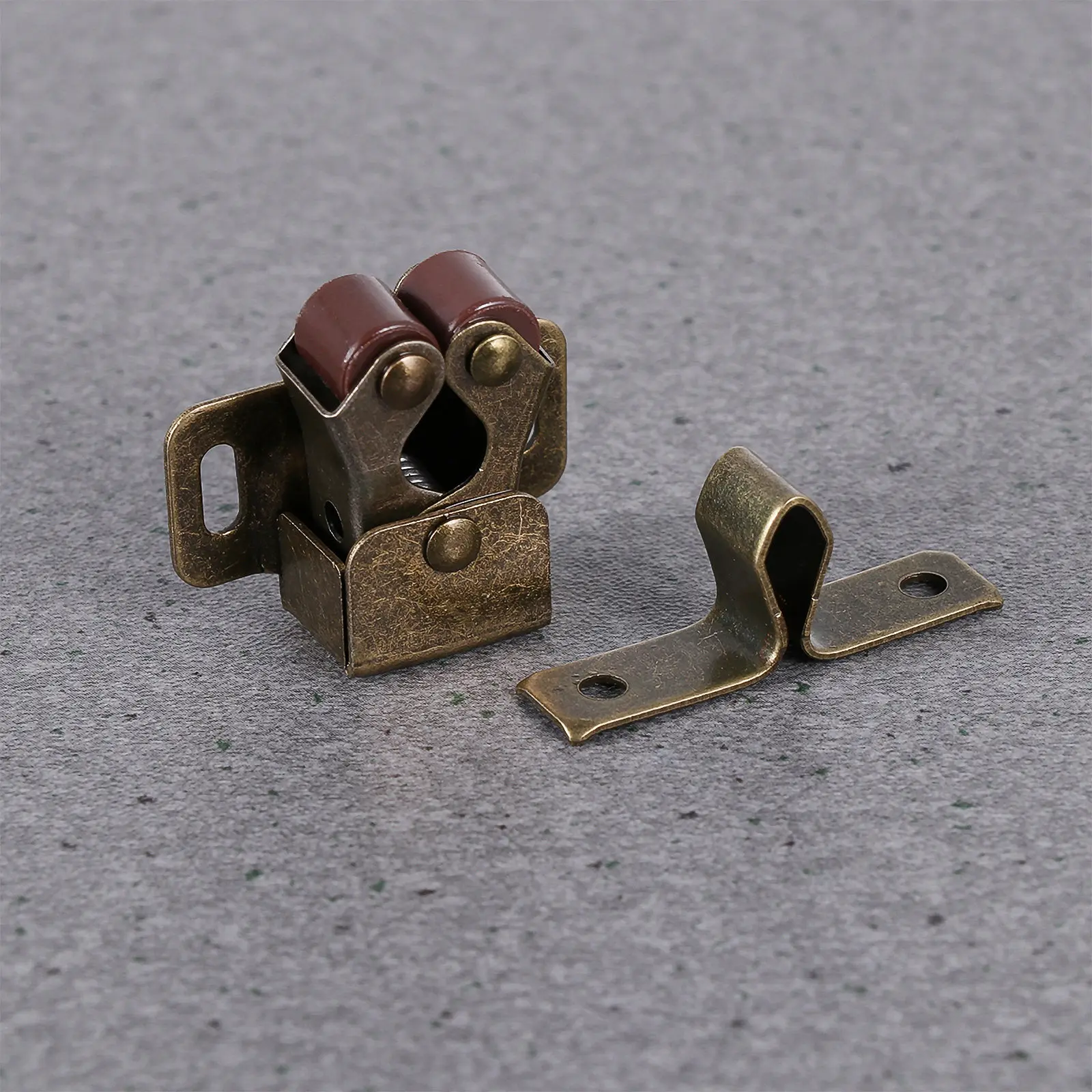 20Pcs Door Catch Toggle Clip for Cabinet Door Closure No Pull Needed Kitchen Bedroom Living Room Tidy Look Wear Resistant Heavy