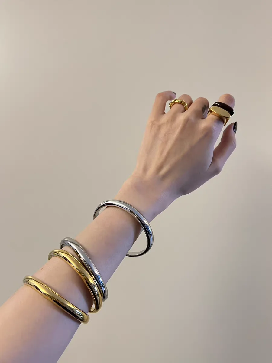 

Brass With 18K Statement Chunky Wide Solid Bangle Women Jewelry Designer T Show Runway Gown Rare INS Japan Korean Trendy