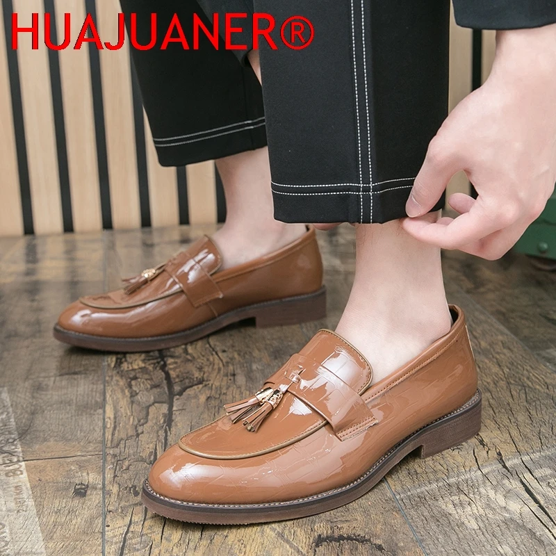 

Дизайнерские брендовые кожаные лоферы с кисточками на толстой подошве. Высококачественная мужская блестящая кожаная обувь. Мужская деловая повседневная обувь большого размера.