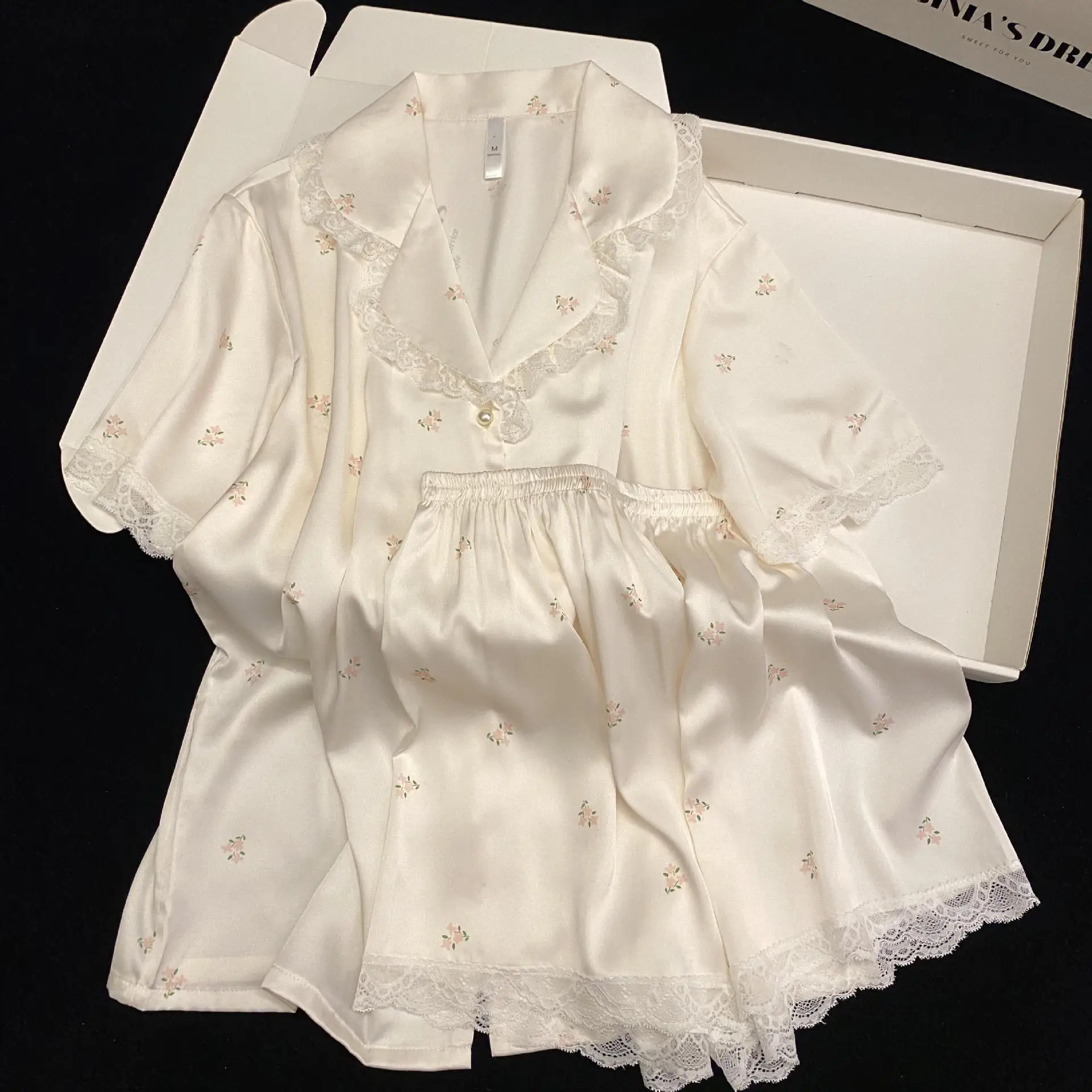 

French Vintage Floral Pajamas Set For Women Luxury Lace V-Neck Satin Sleepwear Elegant Short Sleeve Pjs Summer Homewear 2026