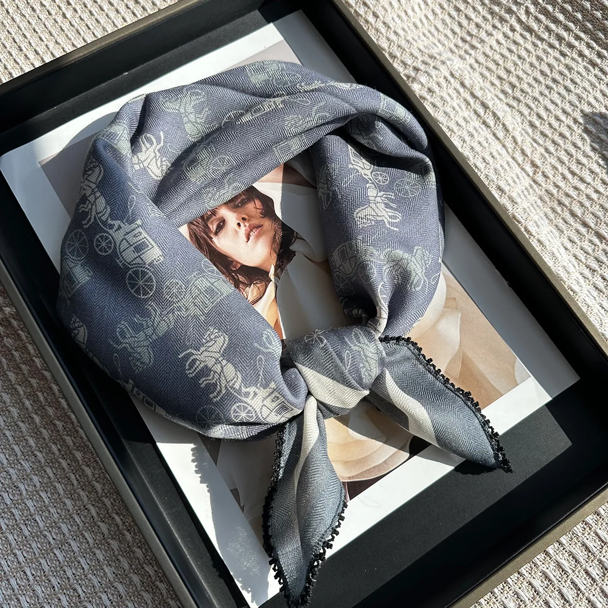 

65 см 30% шелк, 70% шерсть, элегантный двусторонний шарф с принтом на конской карете, женский теплый квадратный платок, повязка на голову, шарфы-хиджабы