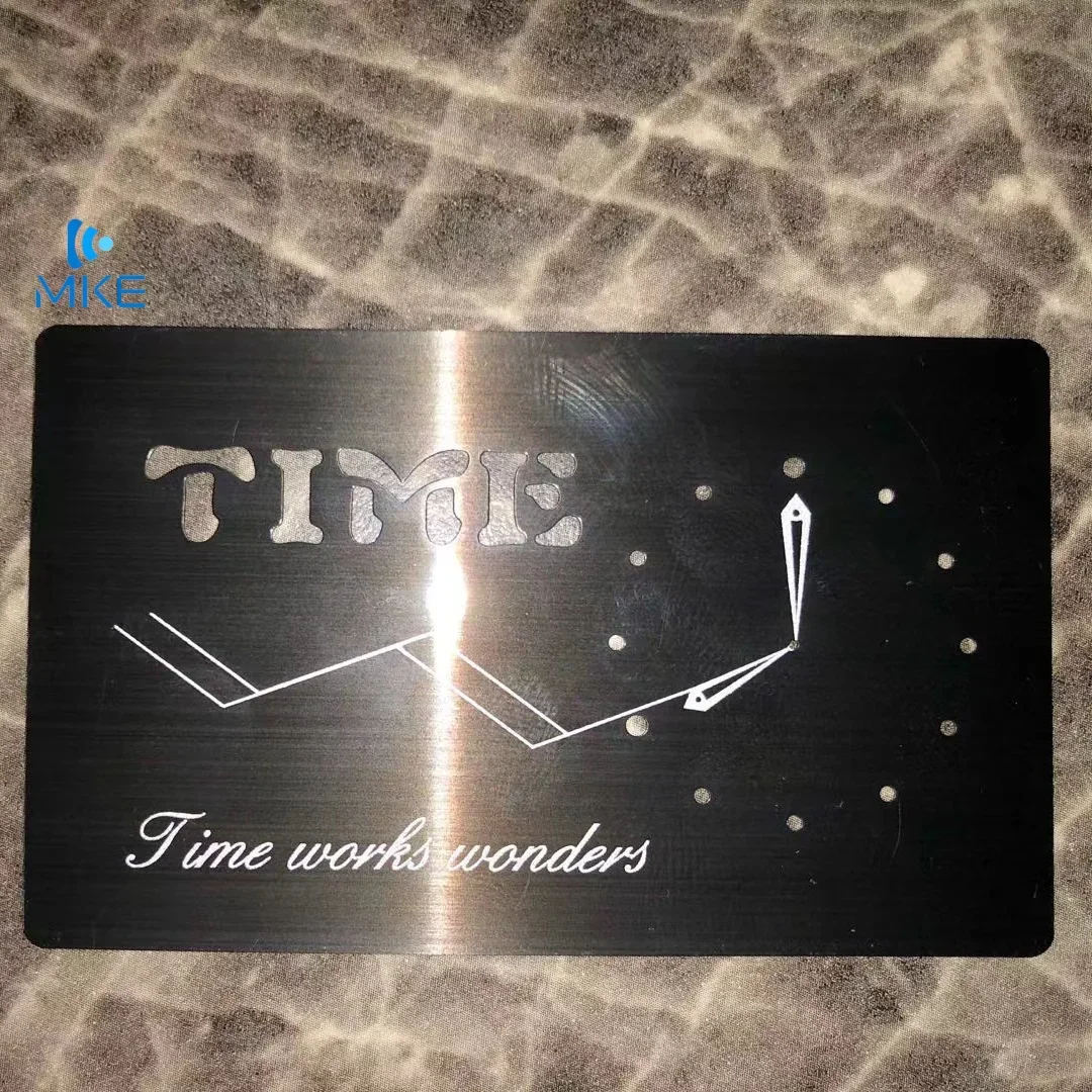 بطاقات معدنية من الفولاذ المقاوم للصدأ باللون الأسود