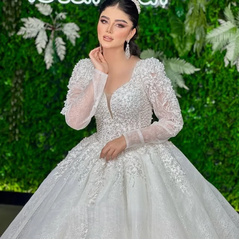 

Shiny White Appliques Wedding Dresses Flower pearl Decal long tail puff skirt long sleeves Made wedding dress Bridal Gown