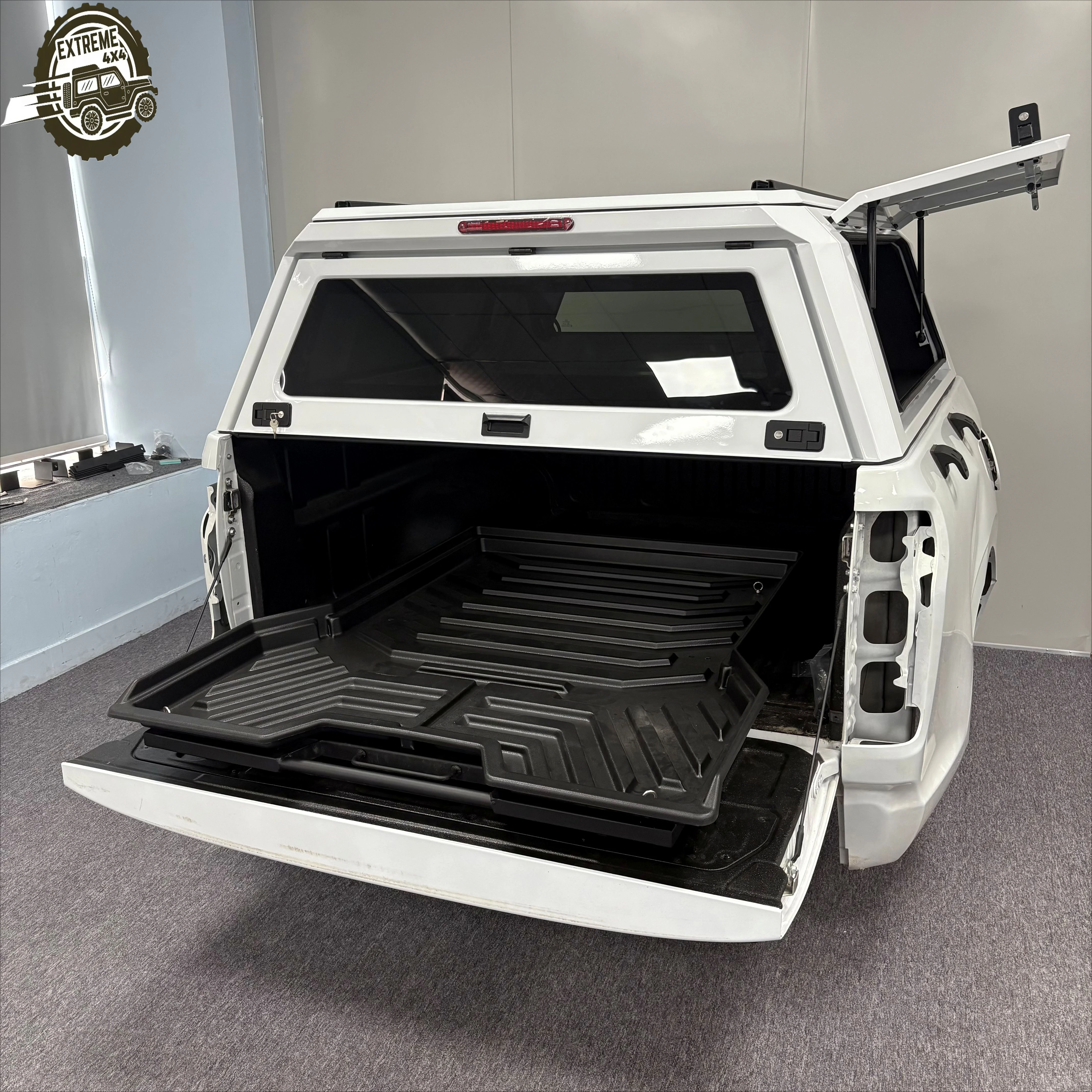 

Factory Directly Sale Locking Aluminum Pickup Canopy Steel Ute Slide Tray Customized Logo for Hilux Ranger Tacoma Shark6 Poer