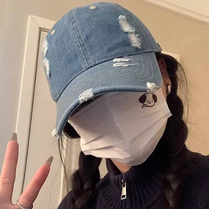 

Solid color perforated denim baseball cap with adjustable curved brim and washed duckbill cap suitable for men and women