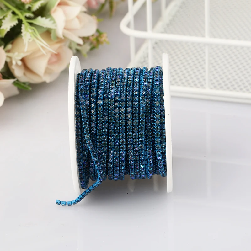 PEESOM Neu! 2 mm Mokka-Strass-Cup-Kette, bunte Basis, zum Aufnähen, Kristallbesatz, Kettenapplikation für Kleidung – Detail 4