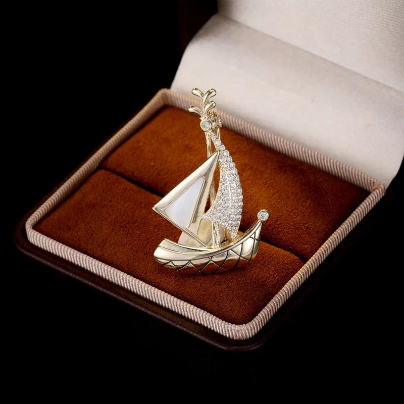 High-end Gold Vintage Smooth Sailing Natural Shell Sailboat Brooch for Men Exquisite Suit Lapel Pin Coat Accessory