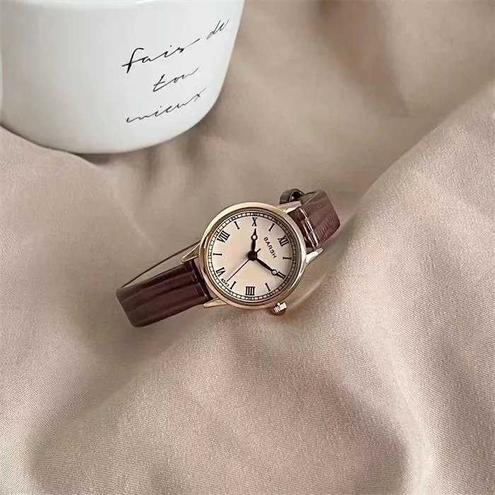 2024 New Fashion Niche Ladies Watches Women\'s Light Luxury Student Premium Belt Vintage Quartz Wristwatches Roman Numeral