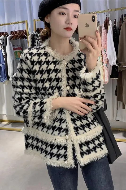 

2023 Autumn Winter Houndstooth Mink Fur Trim Jacket for Women Pearl Button Tweed Short Coat Elegant Socialite Style Outerwear
