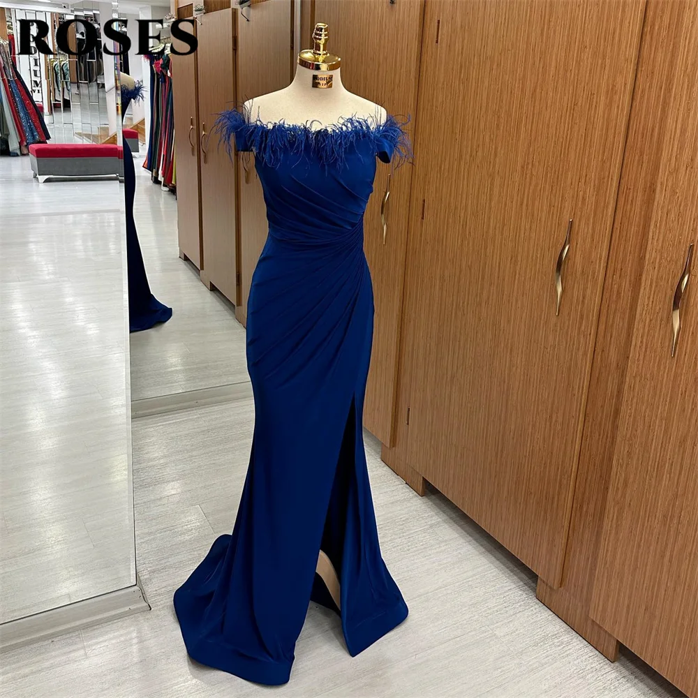 ROSES Royal Blue Prom Dresses Off The Shoulder Evening Dress Strapless Satin Party Dress With Feathers Side Split Trumpet 프롬드레스