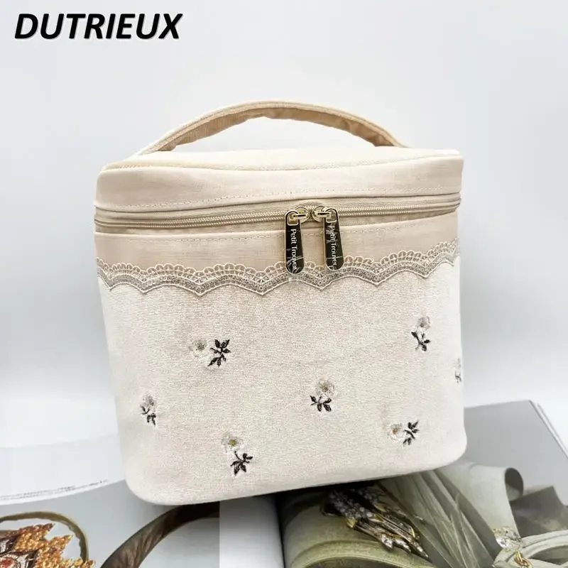 Flower Embroidery Beautiful Velvet Mesh Splicing Bucket Cosmetic Bag Japanese Style Portable Makeup Bucket Bags for Women